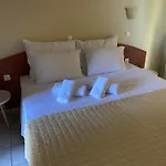 Ariadni Hotel *