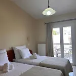 Ariadni Hotel *